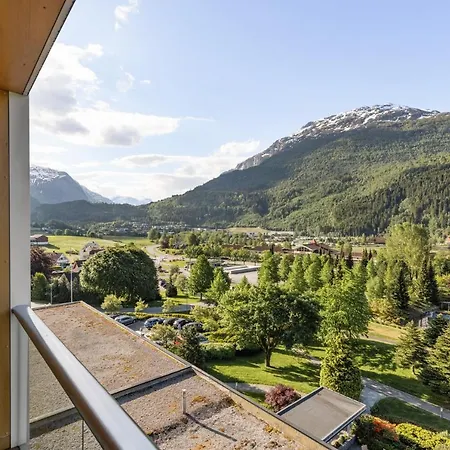 Alexandra Hotel 5*
