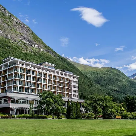 Alexandra Hotel